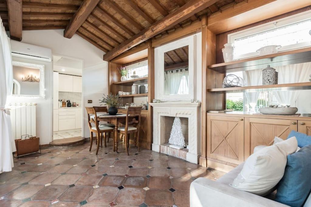 Piazza Navona - Penthouse In The Heart Of Apartment