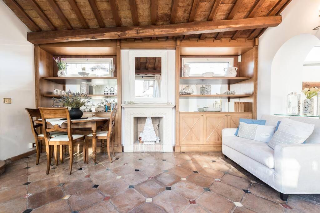 Apartment Piazza Navona - Penthouse In The Heart Of