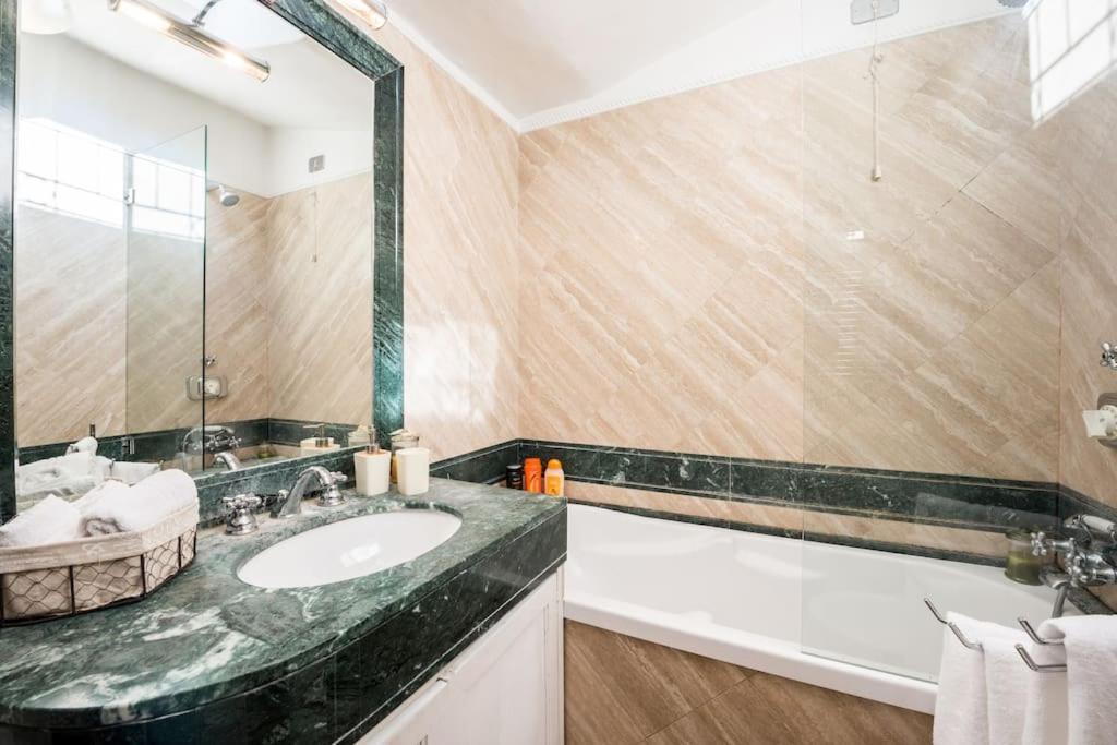 Piazza Navona - Penthouse In The Heart Of Apartment Rome