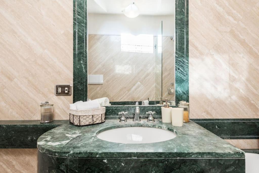 Piazza Navona - Penthouse In The Heart Of