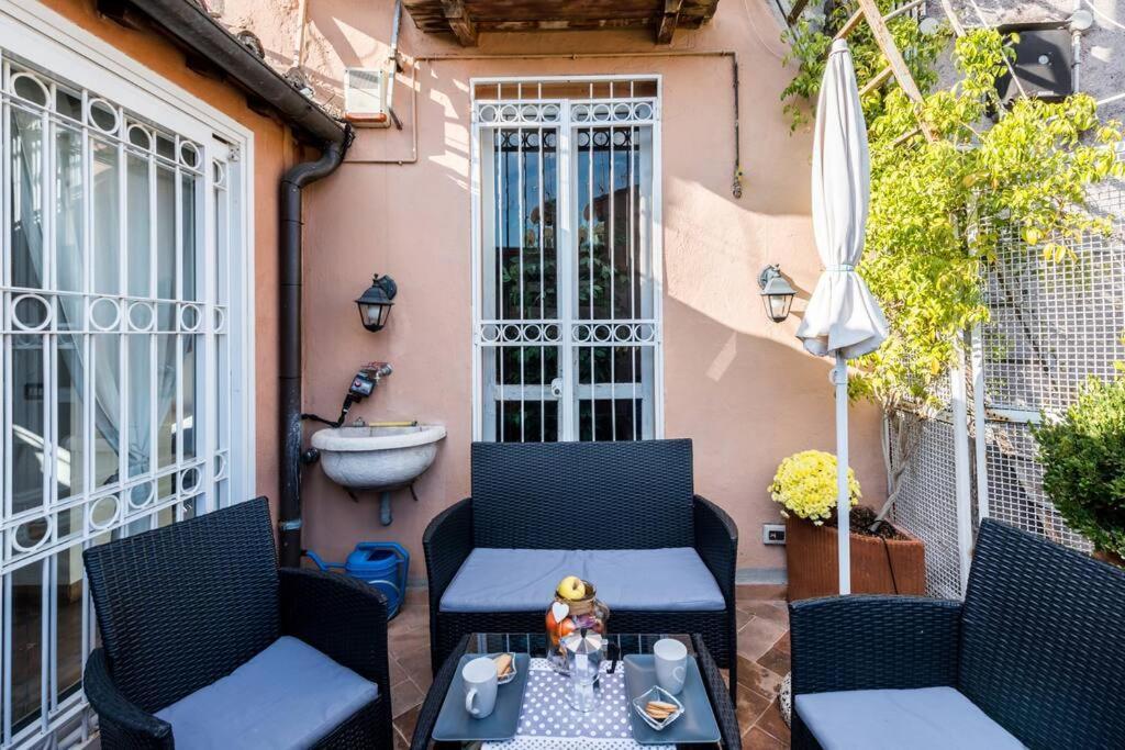Piazza Navona - Penthouse In The Heart Of Apartment
